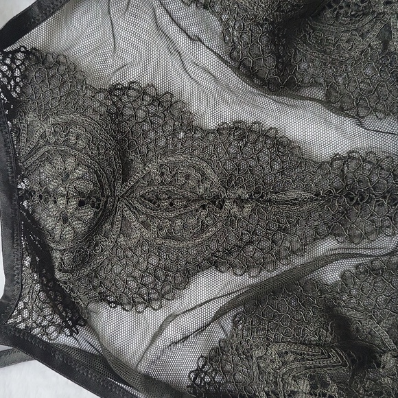 Victoria's Secret High Neck Bralette - Picture 2 of 4